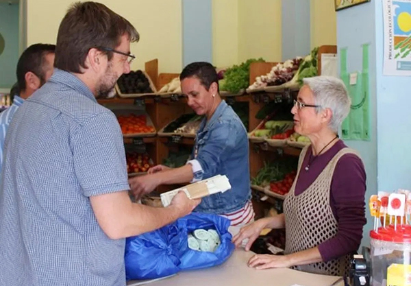 El Consorcio reparte más de 396.000 bolsas compostables a través de entidades y establecimientos colaboradores